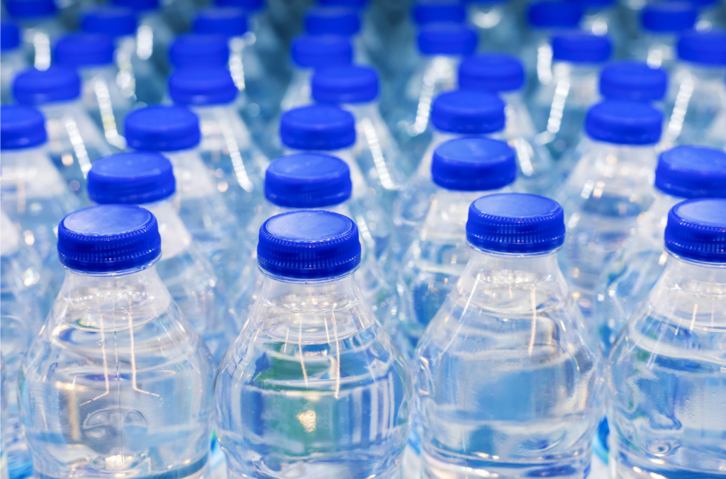 常温で並べられているミネラルウォーター