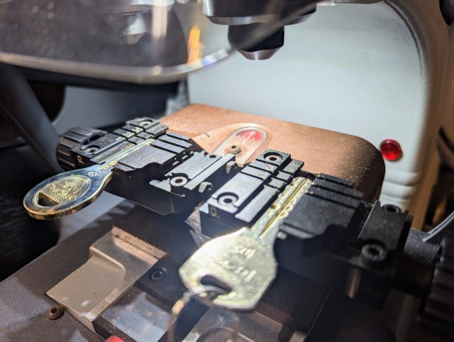 ディンプルキーの複製作業